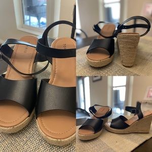 Torrid 11WW black wedges
